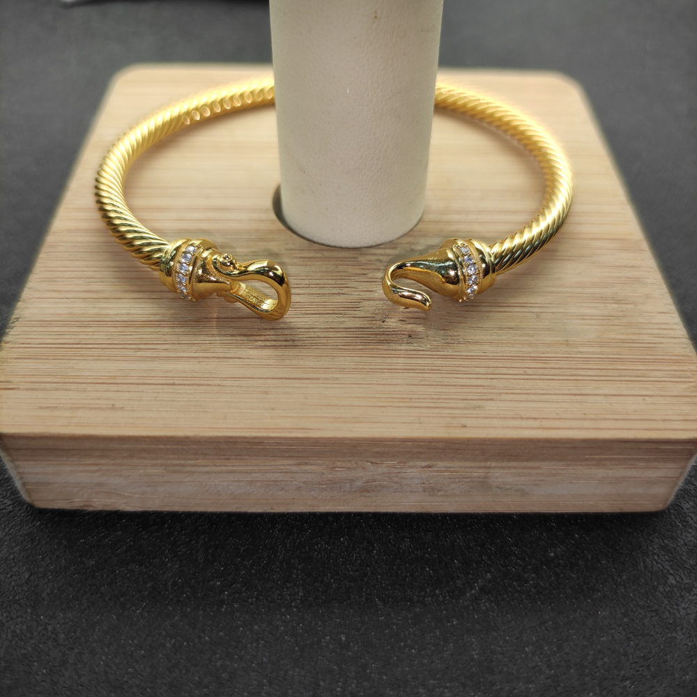 David Yurman 4mm Gold Diamond Hook Bracelet - Picture 4 of 9